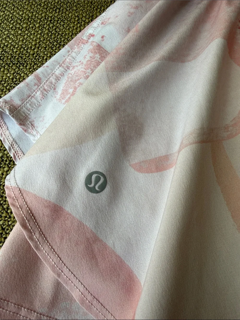 Lululemon Court Rival HR Skirt Luxtreme Size 4 Garrogeo Mult Print GGLM